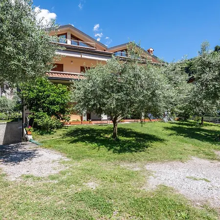 Lägenhet Casa Caterina Con Giardino