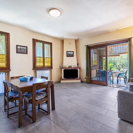 Casa Caterina Con Giardino Lägenhet Marone